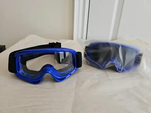 Bmx Mtb Bike Riding Glove For age 6-14 $10,  Sports Goggle $8 in Other in Markham / York Region - Image 6