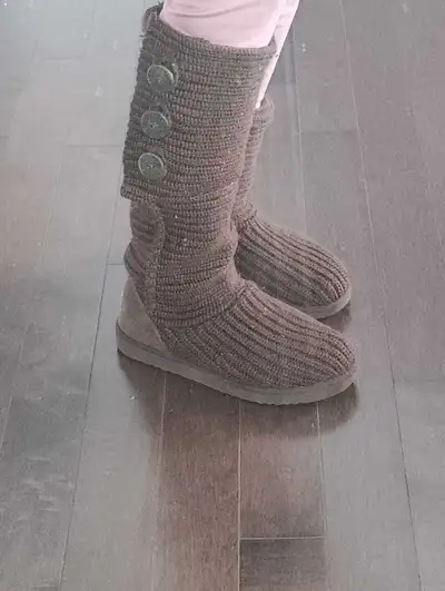 UGG Knitted Boots in excellent condition. Size 9. They can be worn tall or short. $55 obo.