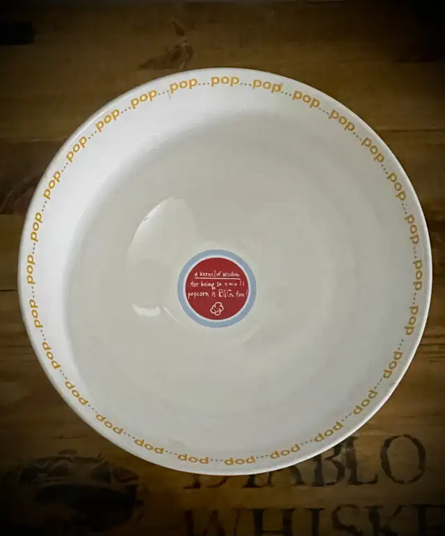 Popcorn Emergency Kit • Serving Bowl Plus 4 Fun Striped Bowls in Kitchen & Dining Wares in Kitchener / Waterloo - Image 7