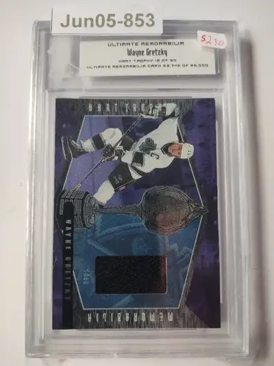 Jun05-853 $230 2000-01 ITG Ultimate Memorabilia Wayne Gretzky Hart Trophy /30 Jersey h-12 $230 To lo...