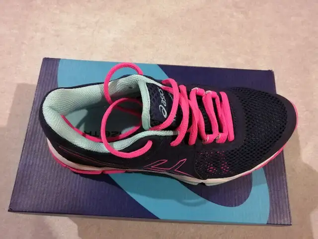 Asics Women's Running Shoes - Indigo Blue and Pink BRAND NEW 6.5 in Women's - Shoes in Markham / York Region - Image 4