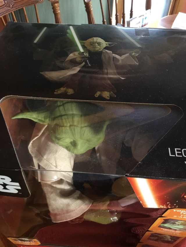 STAR WARS LEGENDARY YODA NEW IN BOX  in Toys & Games in Red Deer - Image 3
