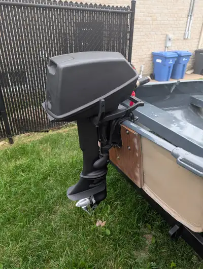 Great condition 6hp outboard motor routinely maintained new impeller kill switch installed new spark...