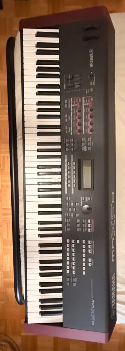 Yamaha moXF8 music production synthesizer (piano), View more