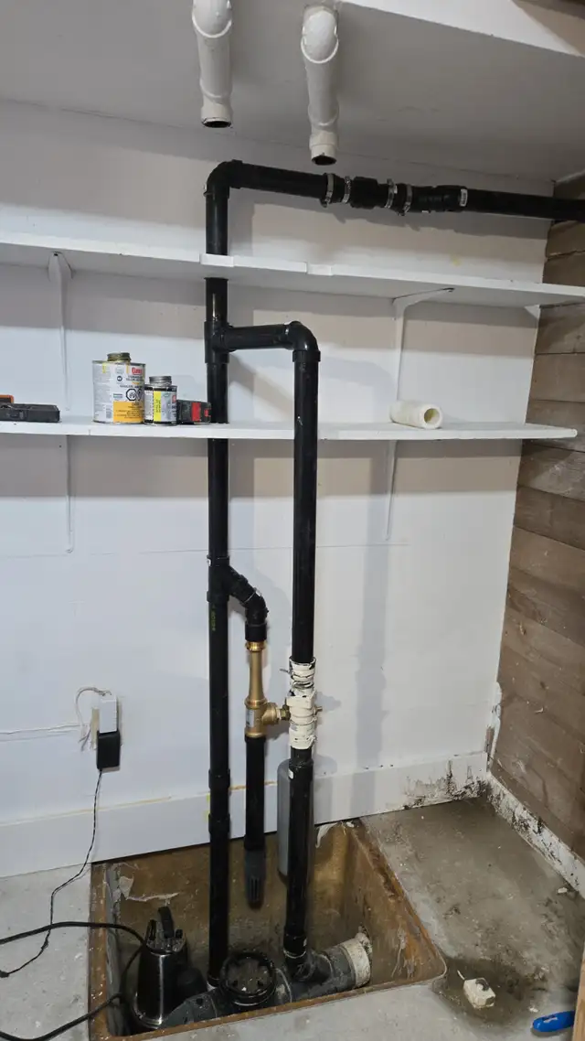 Plomberie Le Fil Bleu, Plumbing the Blue Wire418454807574620167
