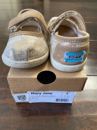 Toms Baby Girl Infant Tiny size 4 Mary Jane Gold Metallic
