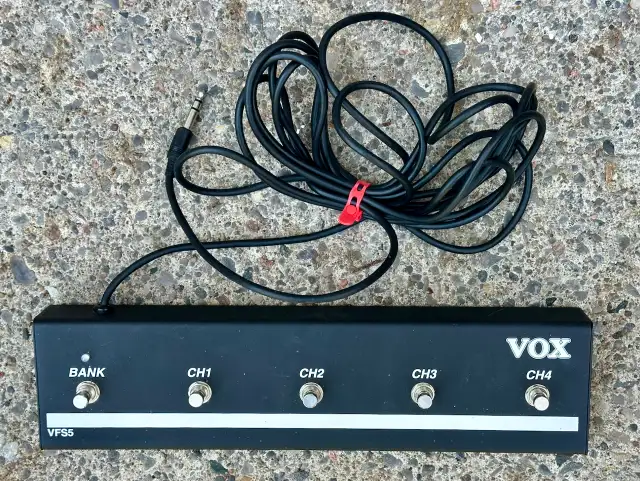 VOX VFS5, Pedal board for Vox VT/VT+ series amps in Amps & Pedals in City of Toronto - Image 2