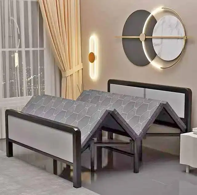 Lit d'appoint pliant avec matelas in Beds & Mattresses in City of Montréal - Image 2