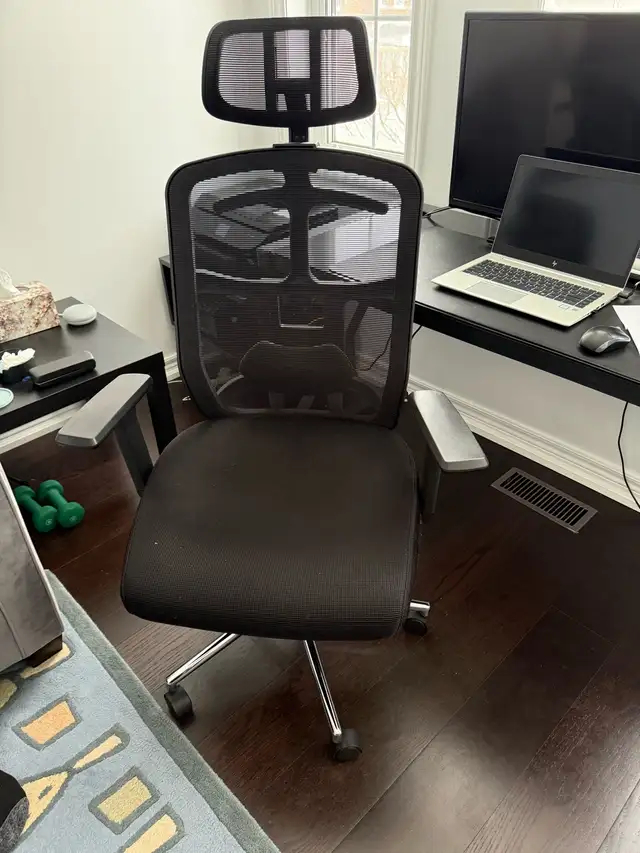 Office Chair  in Chairs & Recliners in Markham / York Region - Image 2