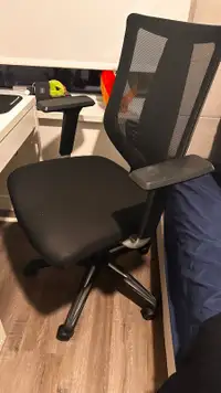 Mesh Office Chair with Adjustable Height 