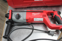 Milwaukee 8 Amp Corded 1" SDS D-Handle Rotary Hammer