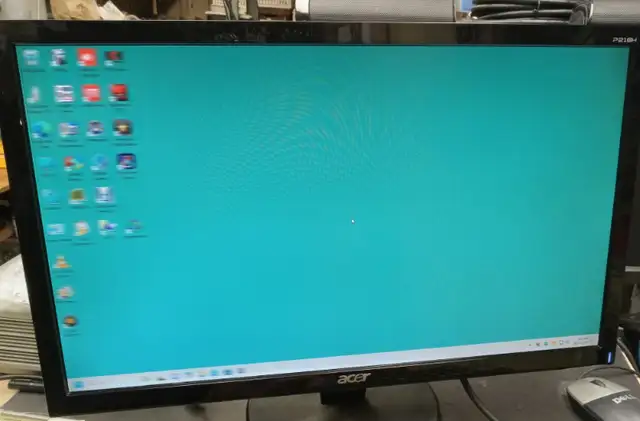 ACER 21.5" VGA Monitor in Monitors in Ottawa - Image 2