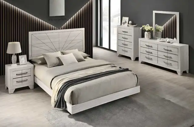 bedrom set  in Dressers & Wardrobes in City of Montréal - Image 2
