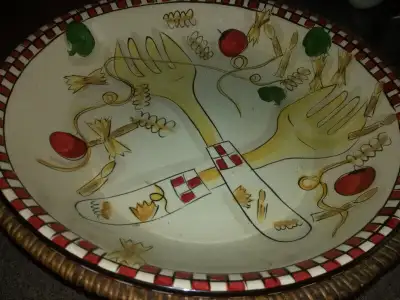 Oneida spring Daisy pattern Microwaveable & dishwasher safe 12.5 inch across x 3 inch deep Spaghetti...