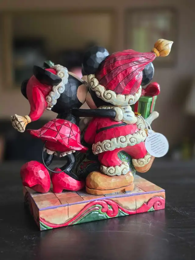 Disney Traditions Jim Shore Mickey & Minnie Figurine in Arts & Collectibles in Mississauga / Peel Region - Image 3