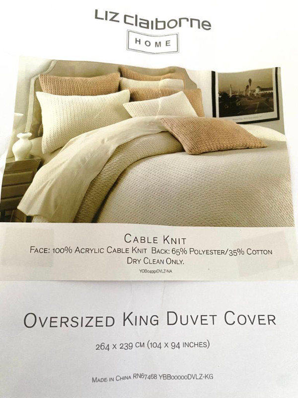 LIZ Claiborne King Duvet Cove in Bedding in Burnaby/New Westminster