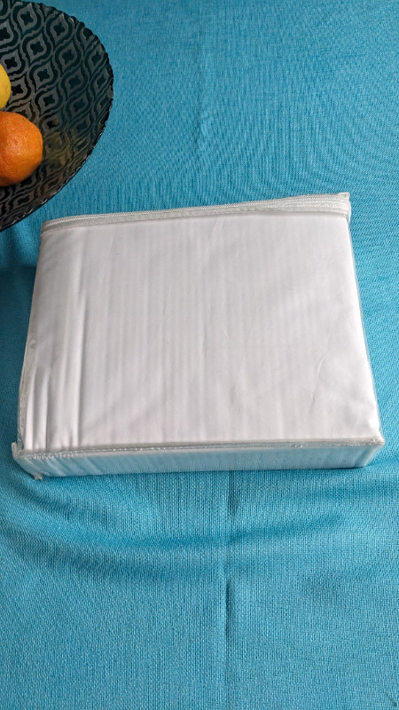 Single / Twin size bed sheet set 100% cotton WHITE percale weave in Bedding in Markham / York Region - Image 3