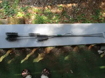 I have a set of new engine oil passage cleaning brushes ad gone when sold Richard@604 531 3102