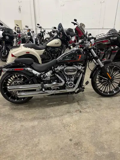 2023 Harley-Davidson Breakout 117 – Like New Selling my 2023 Harley-Davidson Breakout 117 with only...