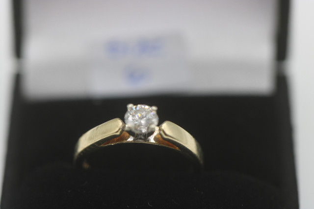 14KT Yellow and White Gold Solitaire Engagement Ring (# 4899) in Jewellery & Watches in City of Halifax - Image 3