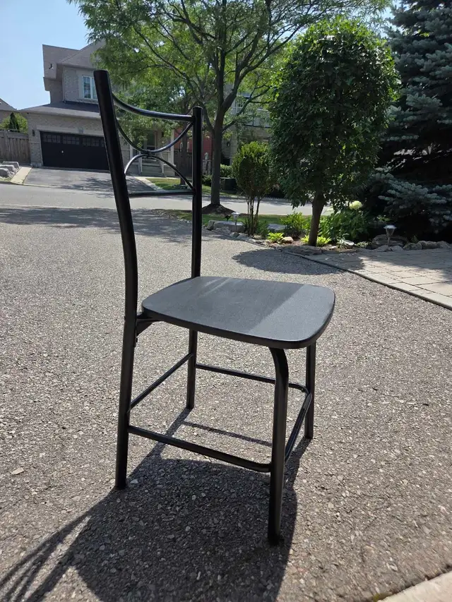 Kitchen Table and Chairs in Dining Tables & Sets in Markham / York Region - Image 7