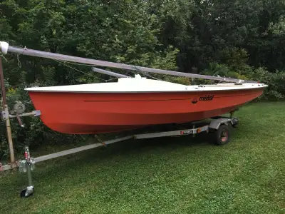 Beau Mistral 16 en excellente condition. Voiles en parfaite état. Tout les gréements sont récents. M...