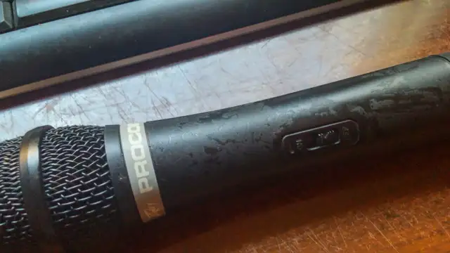 PEAVEY PCX V12 WIRELESS MICROPHONE PRO QUALITY in Pro Audio & Recording Equipment in Chatham-Kent - Image 8