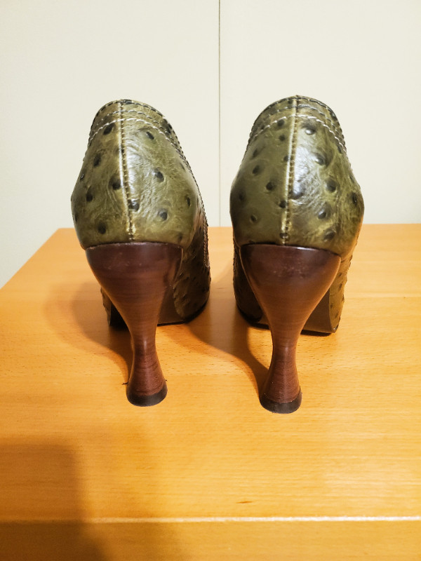 John Fluevog Heels 7.5 in Women's - Shoes in Grande Prairie - Image 3