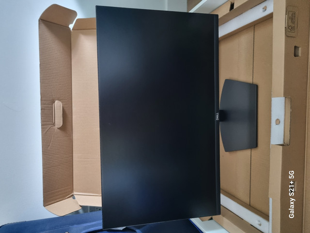 Dell 27 Inch Monitor (S2721NX) in Monitors in Calgary
