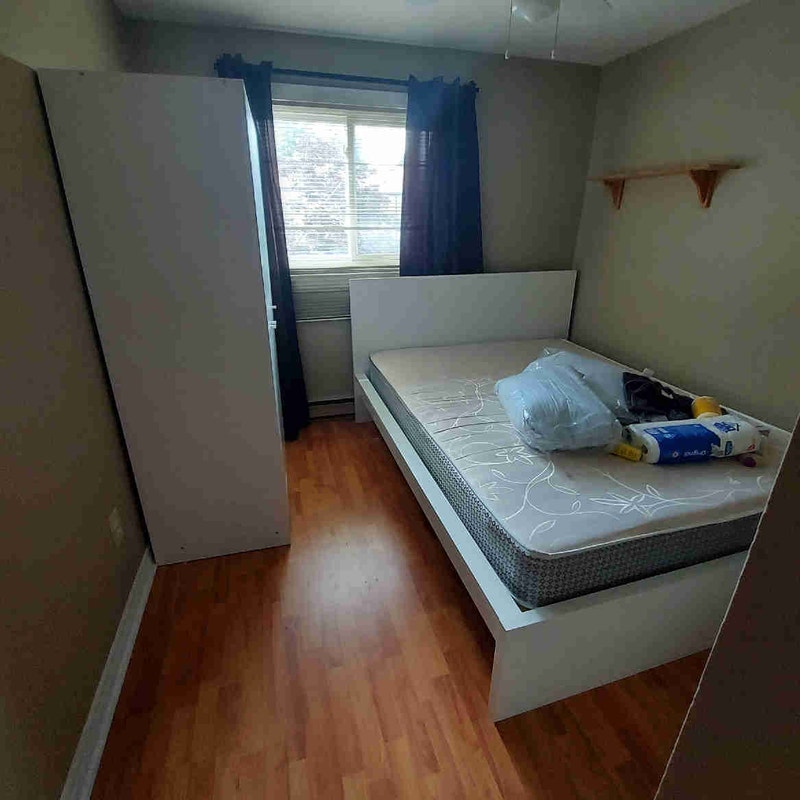 Room for rent in pickering 850 Room Rentals & Roommates Oshawa