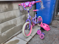 Vélo Disney pour filles, 14 po, avec casque/ Girls' Bike 14-in