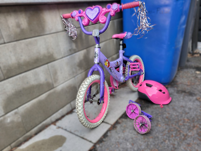 Vélo Disney pour filles, 14 po, avec casque/ Girls' Bike 14-in dans Enfants  à Ville de Montréal