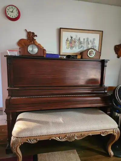 Piano GERHARD-HEINTZMAN Upright, View more