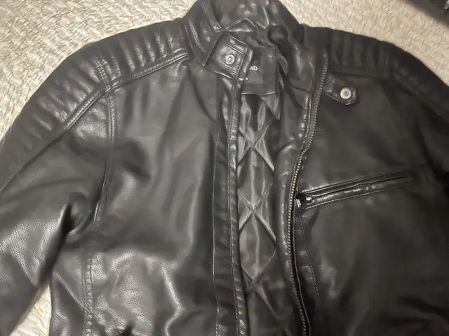 faux leather jacket size XXS  in Women's - Tops & Outerwear in Edmonton - Image 3