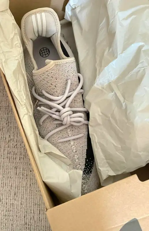 Yeezy 350 V2 Core Slate Black Size US12.5 (runs small) in Men's Shoes in Markham / York Region - Image 3