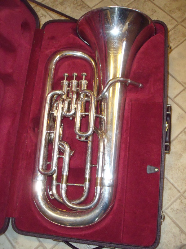 Besson 4 Valve Euphonium and Accessories in Brass in London