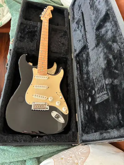 114 ads for fender american stratocaster in Guitars in Canada