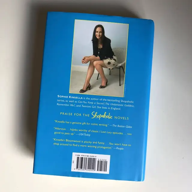 Mini Shopaholic novel in Children & Young Adult in Gatineau - Image 3