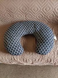 Breastfeeding pillow