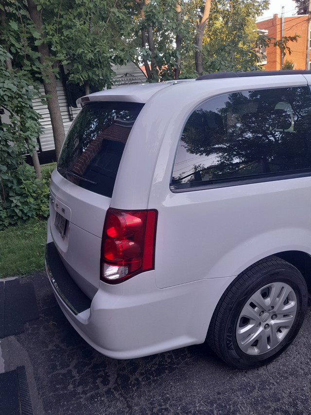 2016 Dodge Grand Caravan  104 000KM dans Autos et camions  à Ville de Montréal - Image 4