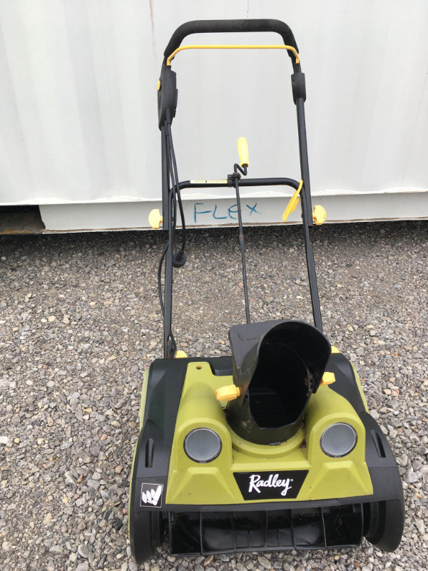 Radley Electric Snow Blower / Good Working Condition / $100 in Snowblowers in Kawartha Lakes
