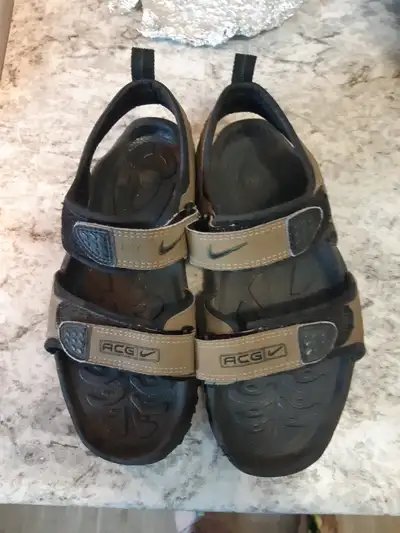 Men's Size 8 Sandals (fit Women's 10), View more