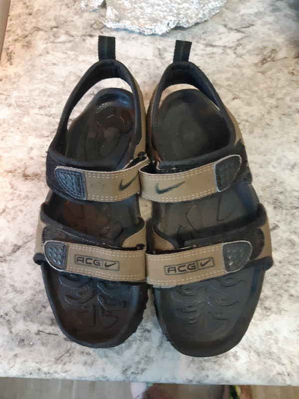 Men's Size 8 Sandals (fit Women's 10) in Men's Shoes in St. Albert