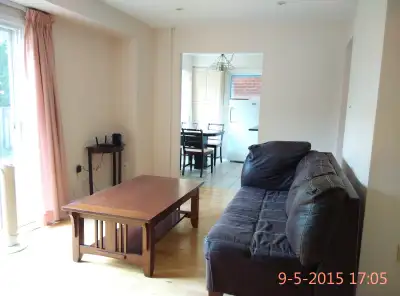 Short Term Rental -2nd Fl Room near UTSC/ Centennial Morningside