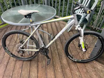 MENS GT AVALANCHE 2.0 BIKE, View more