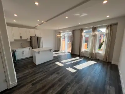 Semi Detached Townhouse Rent - 3 Bed 2.5 Bath Woodstock, ON