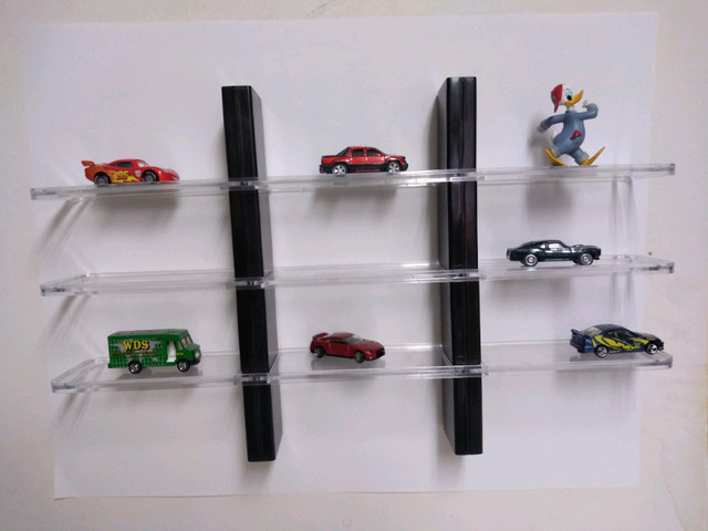 Display shelf in Bookcases & Shelving Units in City of Toronto