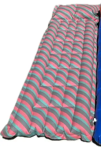 Barum air mattress 202x72 Pump See my other listing for a pool air mattress.