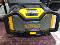 DeWalt 20v Max Lithium Ion Compact Bluetooth Radio