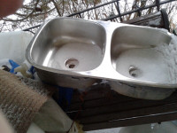 Stainless steel sinks